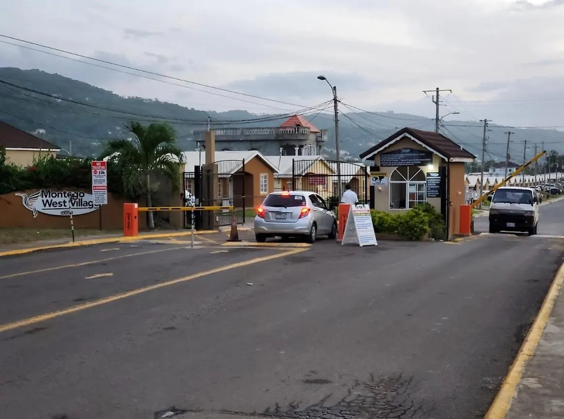 The Rest Stop- Gated Community-24 Hrs Security 蒙特哥贝